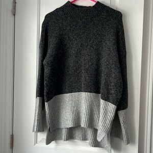 Magnifique chandail en lainage Michaels Kors, grandeur Large